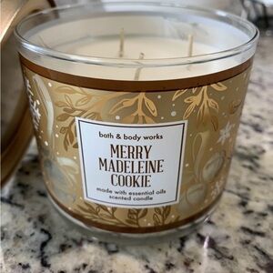 Bath & Body Works: 14.5 Oz 3-Wick Candle: Merry Madeleine Cookie